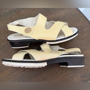 Tod's Cream Patent Leather Slingback 
Open toe Sandals-39-9US